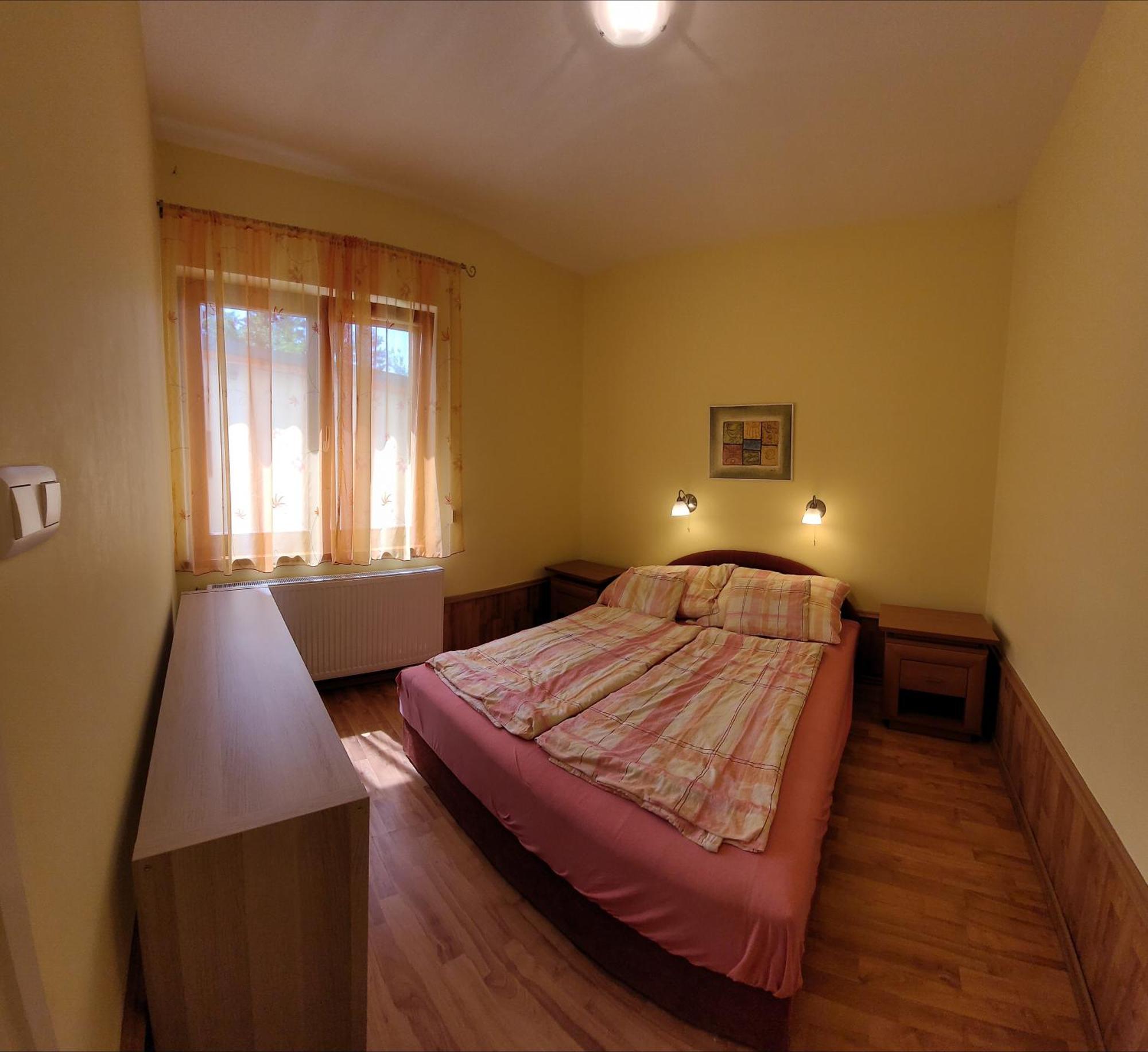 Апартаменты Frank Apartmanhaz Балатонбоглар Экстерьер фото